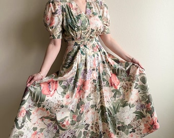 Adorable Vintage 1980s Pastel Florals Buttoned Midi Dress (S)