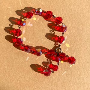 Vintage 1960s Iridescent Red Beaded Bracelet