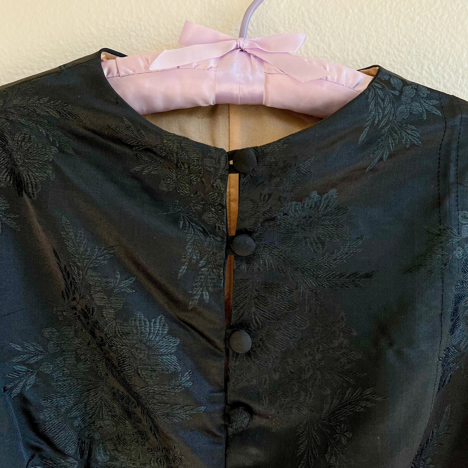 vintage silk blend oriental embroidery sleeveless blouse ... M ^^^ main image 0