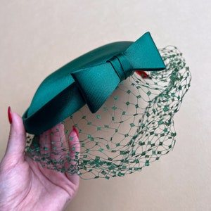 Fabulous Vintage 1960s Emerald Green Silk Hat With Netting image 6