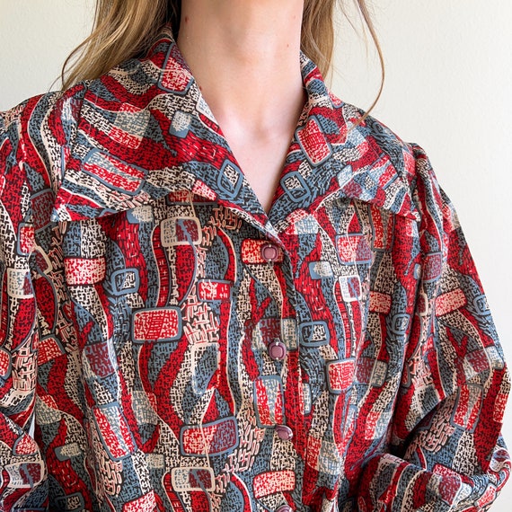 Vintage 1970s Red Abstract Novelty Print Top (M/L) - image 2