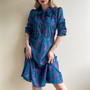 Vestido vintage de los años 80 con estampado de cachemira en verde azulado y morado (M/L)