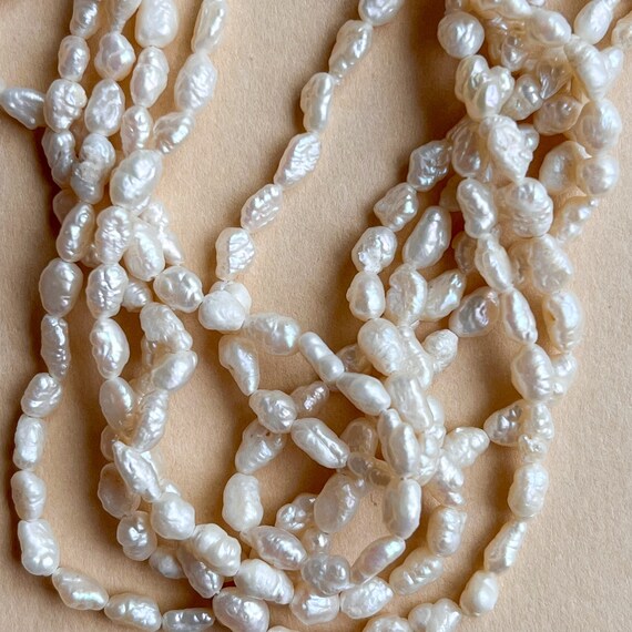 Delicate Vintage 1950s Rice Pearls Bracelet - Gem