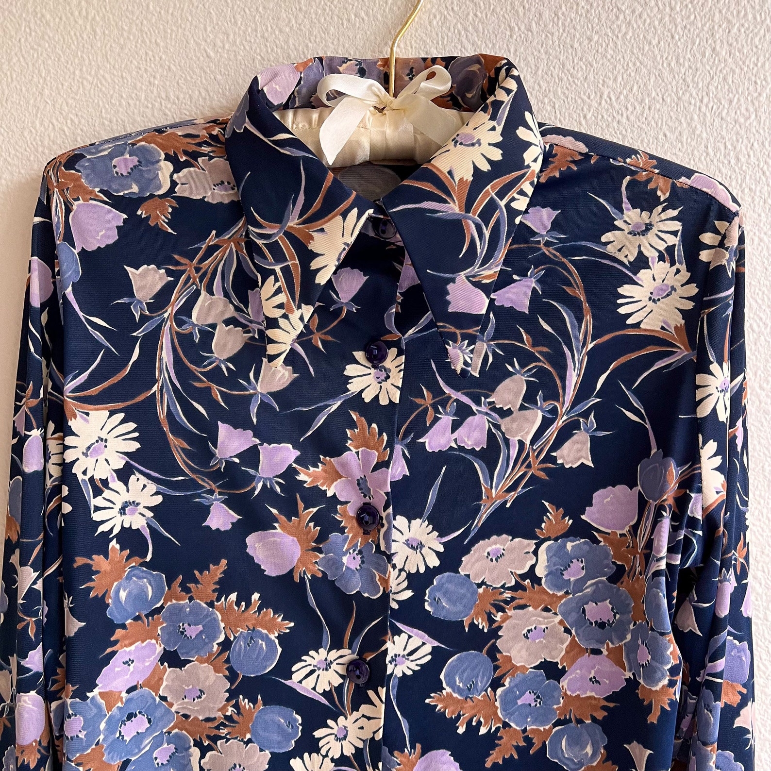 Vintage 2000’s blue floral pattern long sleeve top