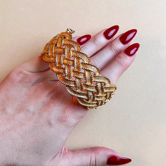 Gorgeous Vintage 1970s Golden Woven Cuff - image 6