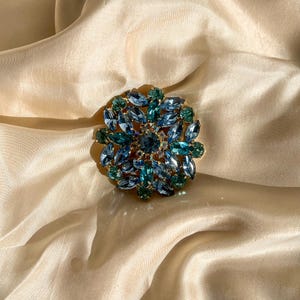 Vintage 1950s Shades of Blue Rhinestone Brooch