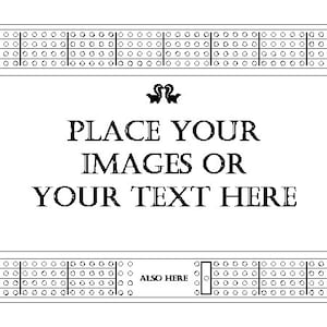 Op de afbeelding: Een zwart-wit afbeelding van een traditioneel cribbage-bord met een lege ruimte in het midden om tekst of afbeeldingen toe te voegen. De tekst "PLACE YOUR IMAGES OR YOUR TEXT HERE" is in het midden van het bord gedrukt. De tekst "ALSO HERE" is onder het bord gedrukt.