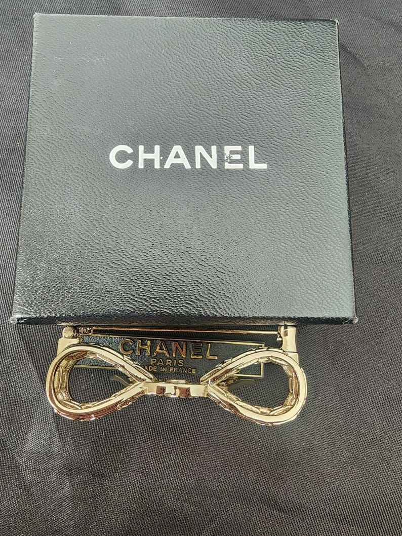 Auth CHANEL CC Bow Crystals Brooch image 8