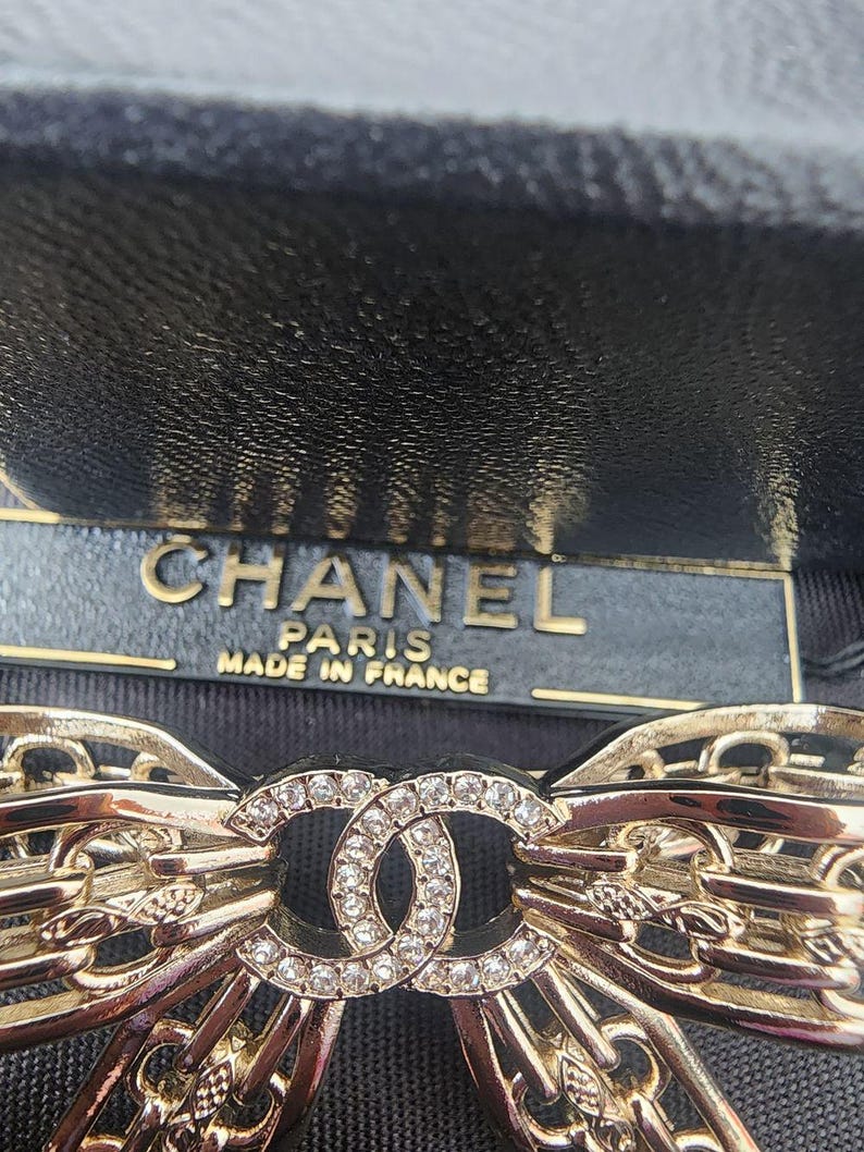 Auth CHANEL CC Bow Crystals Brooch image 7