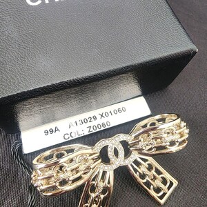 Auth CHANEL CC Bow Crystals Brooch image 3
