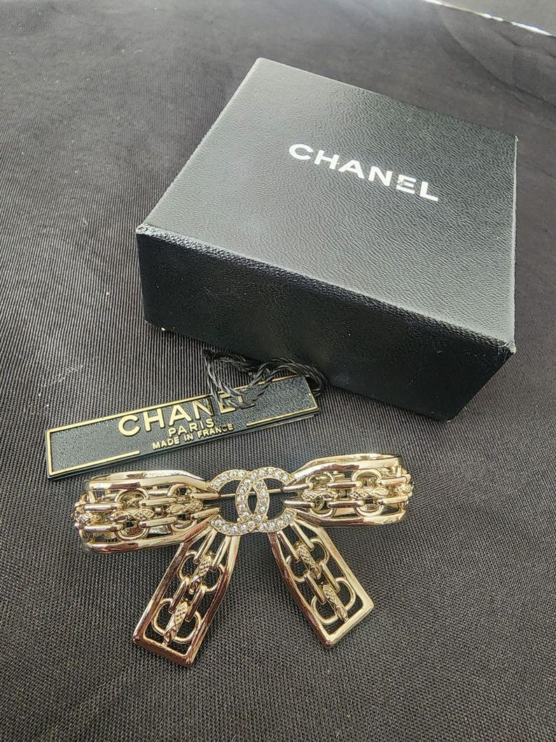 Auth CHANEL CC Bow Crystals Brooch image 2