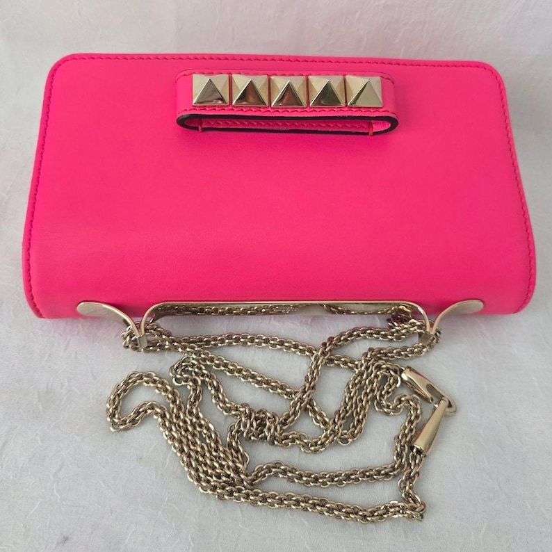 Auth Valentino Garavani Rockstud Va Va Voom Bandolera rosa neón imagen 8