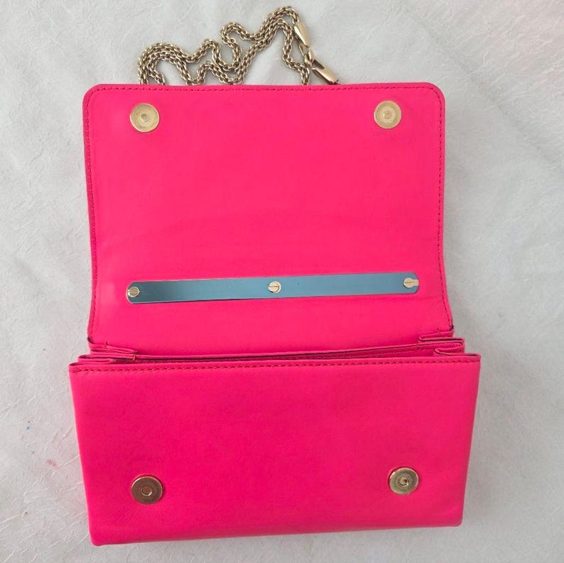 Auth Valentino Garavani Rockstud Va Va Voom Bandolera rosa neón imagen 7