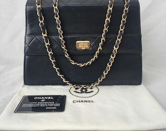 Bolso de hombro trapezoidal reeditado de piel de cordero vintage de Chanel