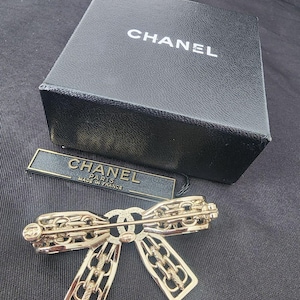 Auth CHANEL CC Bow Crystals Brooch image 4