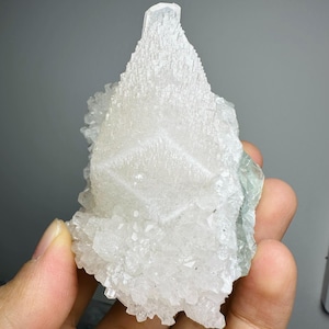 Beautiful White Calcite on Quartz from Chenzhou, Hunna, China, White Single Tower Crystal, Calcite on Quartz Mineral Specimen