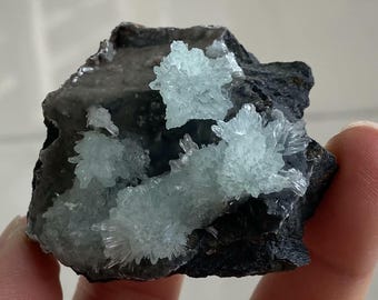 9.5インチのアイスブルーアラゴナイト（中国四川産、ルーサイト