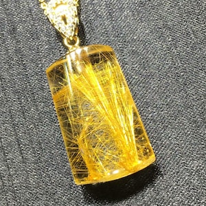 Schöne goldene Rutilquarz Halskette, vergoldeter Rutilquarz Kristall, 24mm Edelstein Anhänger Halskette, Geschenk für Frauen