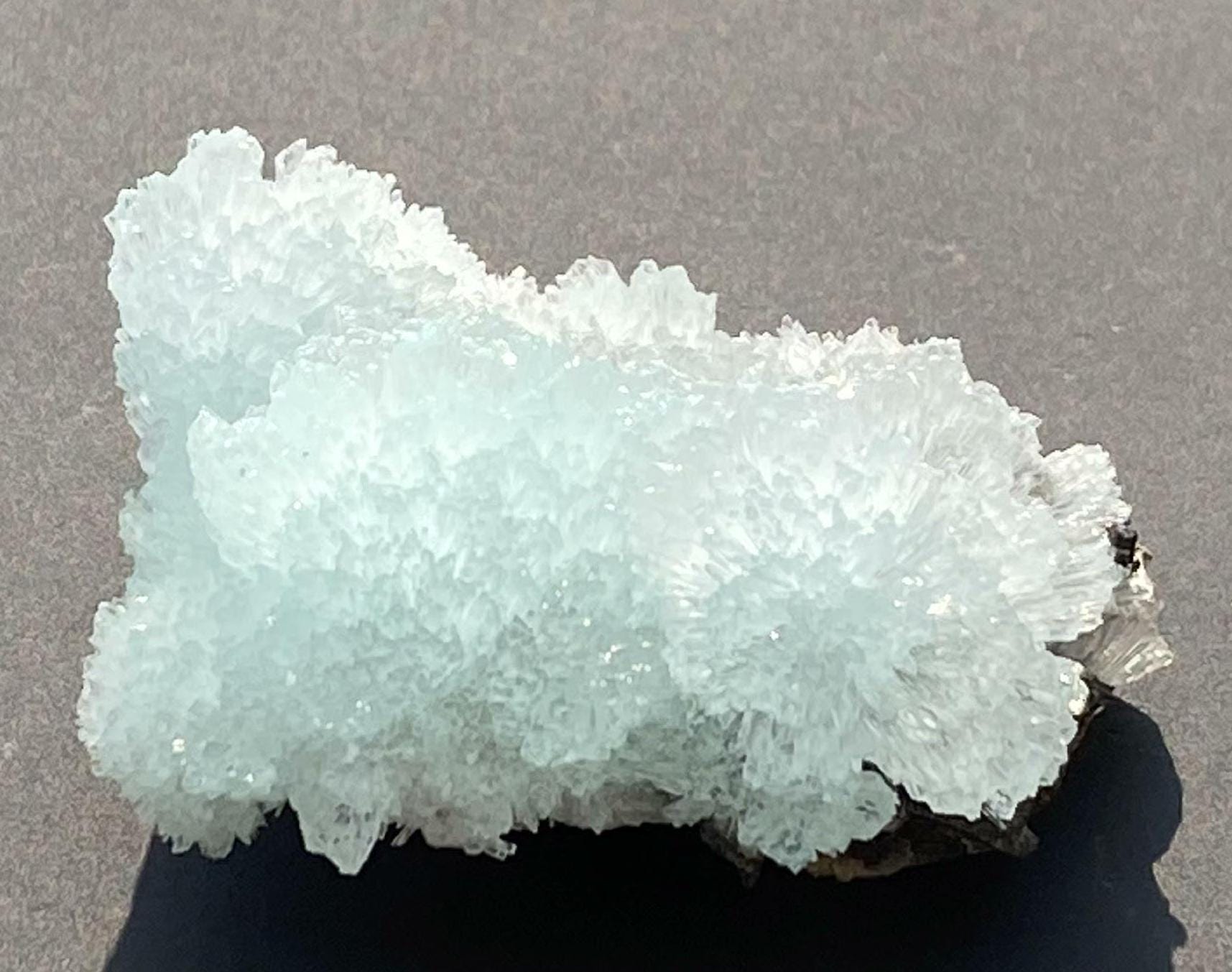 ブルーアラゴナイト原石、中国雲南省産天然水晶、鉱物標本