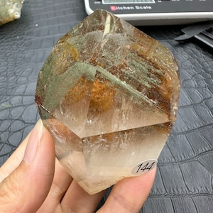 Beautiful Phantom Quartz Obelisk, Handsize Garden Quartz Tower, Rainbow Green Lodolite Crystal Point Wand, Crystal Decoration, 143g