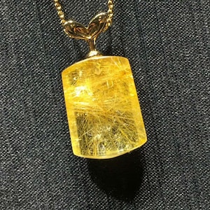 Schöne goldene Rutilquarz Halskette, vergoldeter Rutilquarz Kristall, 19 mm Edelstein Anhänger Halskette, Geschenk für Frauen