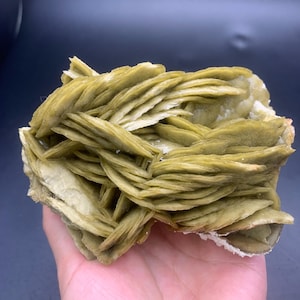 Beautiful Raw Siderite Crystal from Guizhou, China, Rough Stone Mineral Specimen, Green Siderite Cluster, Feathery Flaky Specimen