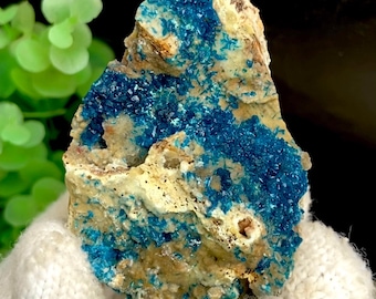 Beautiful Blue Veszelyite Cluster Mineral Specimen, Veszelyite Specimen from Yunnan, China, Bright Blue Coloring Raw Crystal Collection, 59g