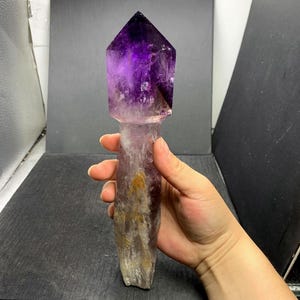 Beautiful Amethyst Point Tower Crystal Point, Purple Amethyst Wand with Wood Stand, Purple Crystal Grids Wand, 590g