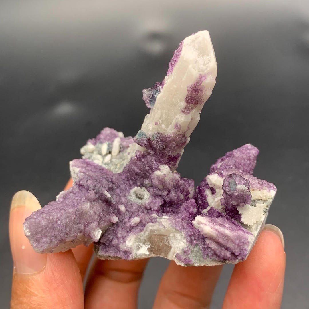 Importante Fluorite bleu profond spécimen de Mongolie - Catawiki