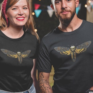 Deaths Head Moth T Shirt - Death Head Moth gift tshirt tee deathshead deaths-head hawkmoth Acherontia styx