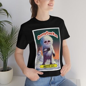 Yeti-shirt, T-shirt met de verschrikkelijke sneeuwman, T-shirt met cryptide-ruilkaarten, grappig monstercadeau, kleding voor cryptozoölogie afbeelding 6