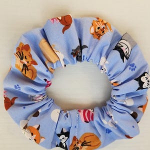 The Aristocats Large Scrunchie - Adorable Disney-Inspired Hair Accessory - Cute & Chic Scrunchie for Fans - Perfect Gift for Aristocats Fans