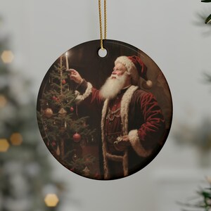 Old World Santa Claus Keramik Ornament - Schöne Vintage Stil Weihnachtsmann und Weihnachtsbaum Ornament in lebhaftem Rot und Grün
