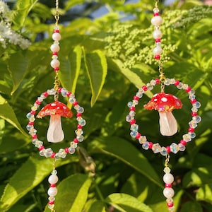 Red Mushroom Glasses Chain, Fungus Sunglasses Chain, Toadstool Swarovski Crystal Cute Eyeglasses Chain, Rave Jewelry, Hippie Festival Gift