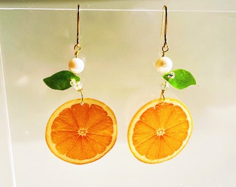 Hangoorbel sinaasappelschijfje | Cottagecore druppeloorbel | Bosharssieraden | 18k gold filled oorhaakje | Citrusoorbel | Kawaiicadeau