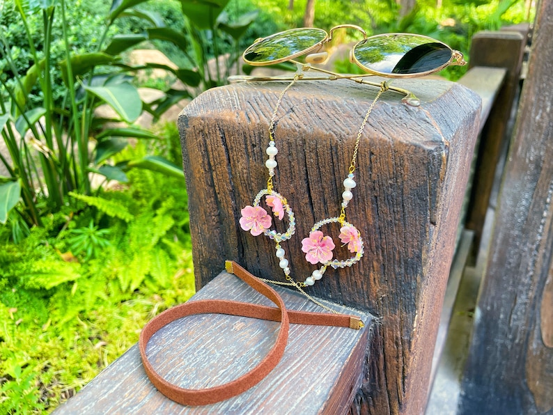 Sakura Glasses Chain, Cherry blossom Kawaii Sunglasses Chain, Japanese Flower Swarovski Crystal Glasses Chain, Bridesmaid Cute Wedding Gift image 2