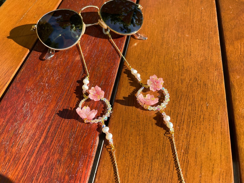 Sakura Glasses Chain, Cherry blossom Kawaii Sunglasses Chain, Japanese Flower Swarovski Crystal Glasses Chain, Bridesmaid Cute Wedding Gift image 3