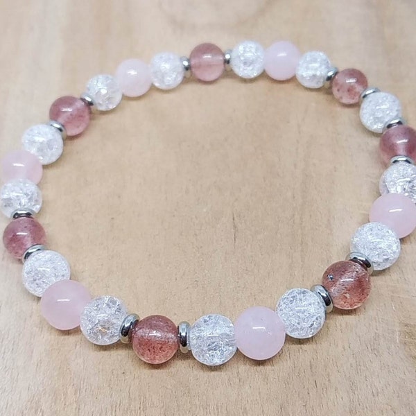 Bracelet de lithothérapie en quartz fraise, cristal de roche craquelé et quartz rose.
