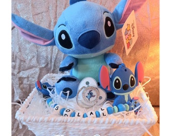 Cesta regalo nacimiento + Clip chupete Stitch personalizado + Peluche + Chupete + Anillo a juego