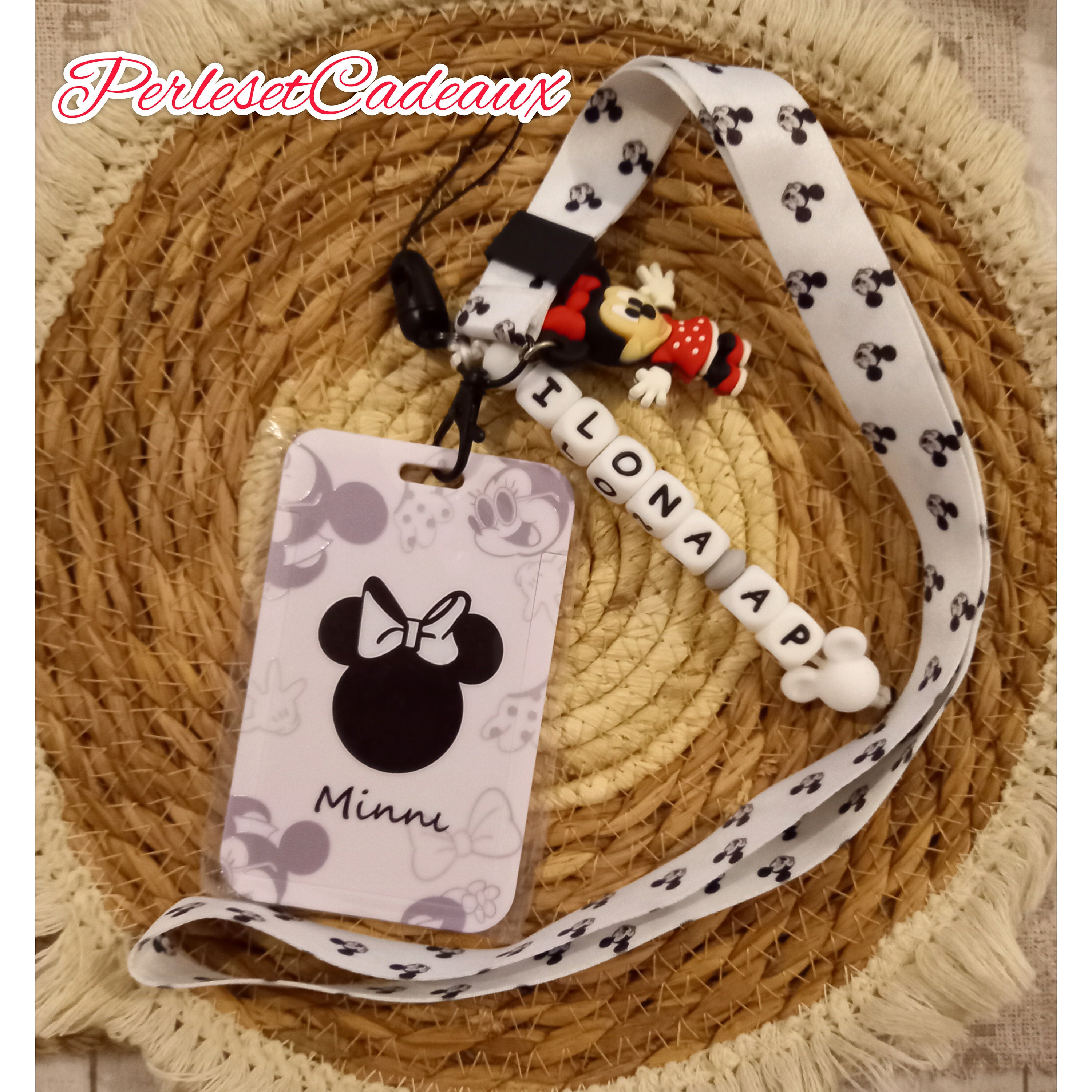 Porte badge Tour de Cou Disney Minnie Coeurs - Livraison Gratuite