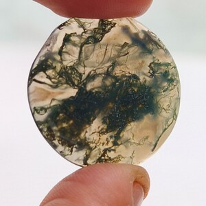 Green Moss Agate Cabochon: Round Gemstone for Jewelry Making (28x28x5 mm, 35 Cts