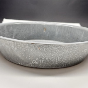 Vintage 11&quot; x 2. 5 Pan Gray Speckle Graniteware Enamelware Kitchen Primitive