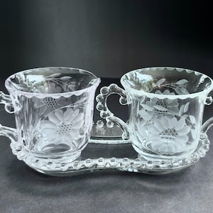 12 oz plastic wedding cups Cheers to Mr & Mrs