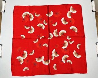 Écharpe carrée en feuilles de ginkgo rouge, 100 % soie de mûrier, écharpe pour femme, écharpe tendance, bandana, accessoire de sac, écharpe en soie feuille de ginkgo rouge, cadeau