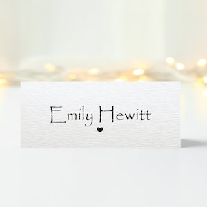 Personalizado plegado Tarjetas de boda Asientos Nombres de lugares Minimalista Corazón Mesa Configuración Eventos Cenas Tienda Colocar Tarjetas Papelería