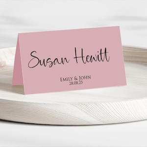Tarjetas de lugar personalizadas en color rosa oscuro Nombres de lugar de boda personalizados en color rosa doblados Asientos de mesa Tarjetas de lugar en forma de carpa Papelería de boda rosa