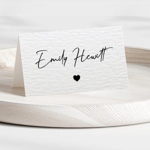Marque-places personnalisés Cartes de table de mariage pliées Noms de lieux Cœur minimaliste Décors de table Dîners Événements Marque-places de tente Papeterie