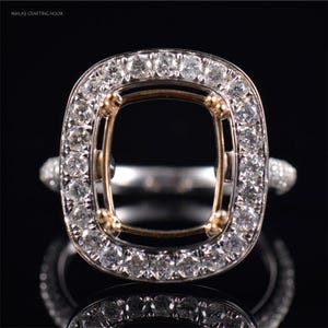 Anillo de promesa brillante con halo de plata esterlina 925, montaje semiflexible que puede adaptarse a una piedra central de corte cojín de 12 x 10 mm, acentuada con pequeñas circonitas.