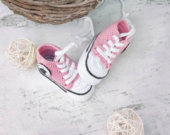 Crochet Chucks Sneakers vier Größenmuster, Baby Booties Muster, Neugeborenen Häkelmuster, Häkel-Bootie Muster, moderne Babyschühchen