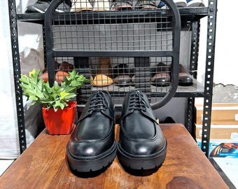 Men's Handmade Black Leather Derby Shoes: Rugged Sole, Durable Design